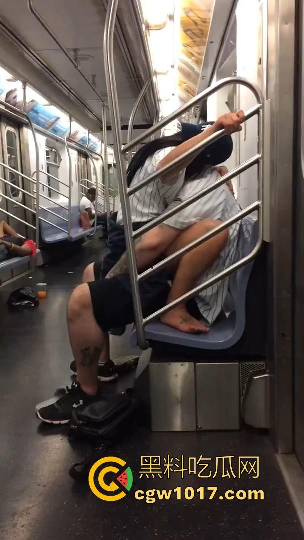 小编精选户外野战做爱视频，各种场景各种大胆做爱露出，无视众人猛插骚逼，只友你想不到的没有他们不敢操的！-7