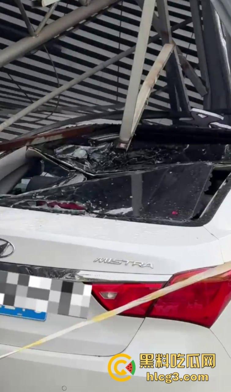 一觉醒来 天都塌了！宜宾市上江北二手车市场垮塌！精品车成了事故车！-1