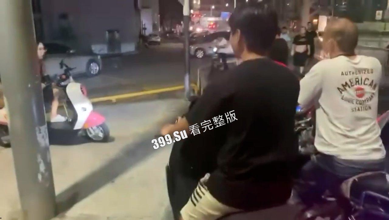 离谱！站街男 TS伪娘 男同组队出来卖淫 和嫖客当街对骂 附聊天记录-1