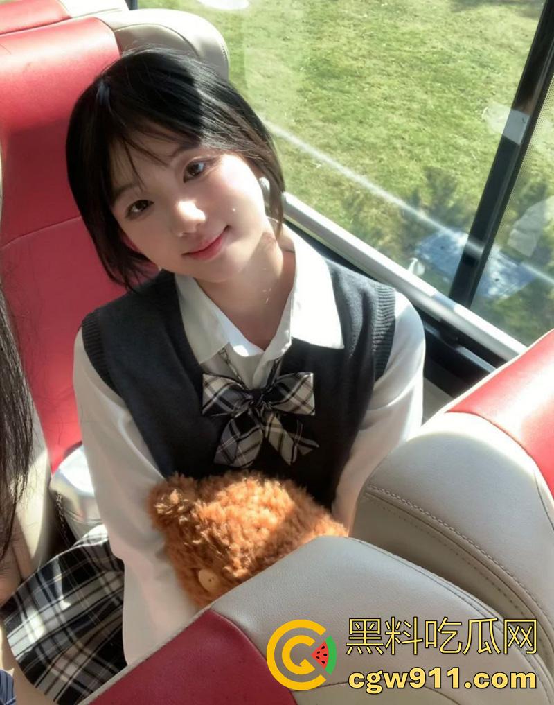 山东职业学院校花美少女【张芊芊】,极品身材学生妹,被后入内射享受快感,宿舍自摸骚叫好痒,勾引金主爸爸!-7