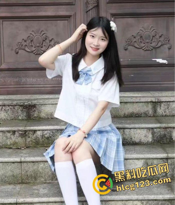 杭州美院JK学妹高子薇被男友疯狂调教，无毛白虎嫩穴对镜抽插自嗨，骚得飞起！-3