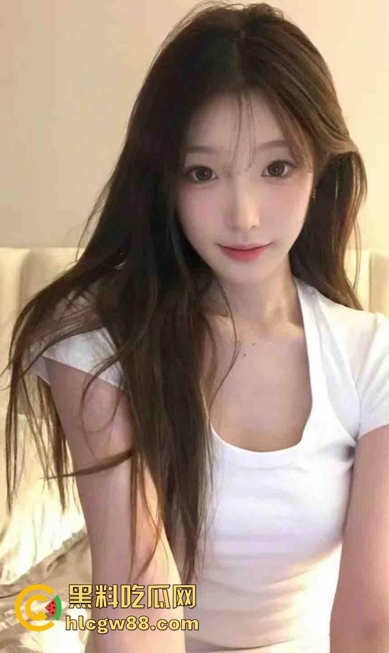 武汉小伙靠黄金手指拿下富婆姐姐,少妇被抠到表情爽得浪叫求饶一看就到点了，这才是真正的手艺人！-4