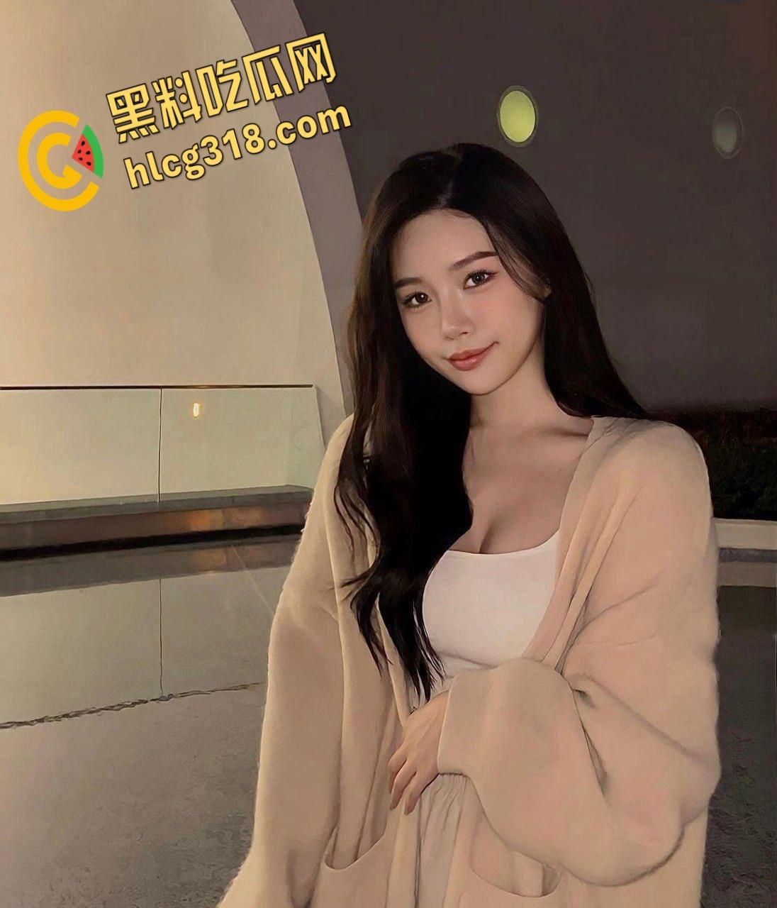 台湾巨乳学生妹，主动脱下内裤深情口交，女上位迷情性爱，奶子随着动作摇摇晃晃！-2