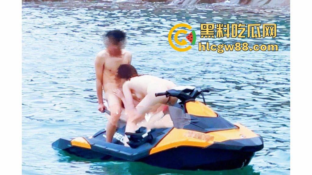 海南三亚海上摩托大野战,巨乳游艇宝贝上演真实戏码,又是羡慕大哥的一天!-2