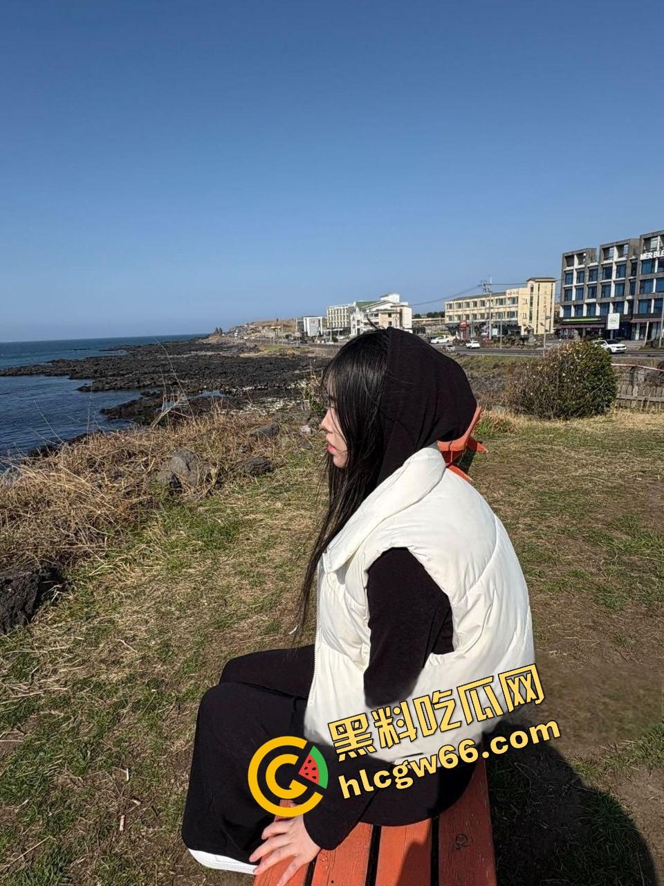 高颜值冷艳女大学生【孙天】私下竟是主人圈养的小母狗，全身涂满淫语自慰视频曝光，奶头喷液逼洞漏水-3