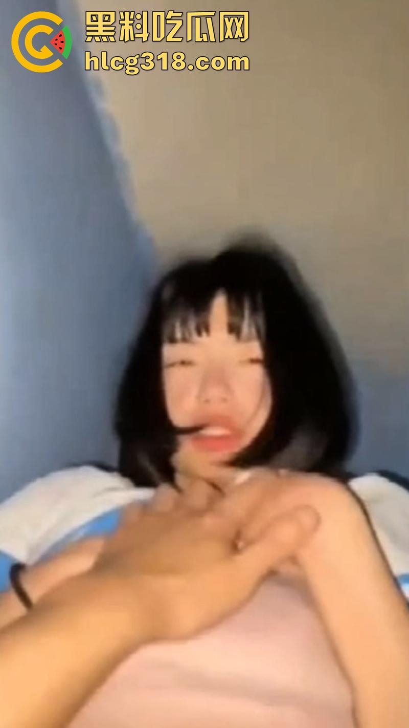 南京艺术学院蜜桃臀【胡雅婷】,外表清纯身材诱人,被疯狂后入蜜桃臀,淫叫声此起彼伏!-6