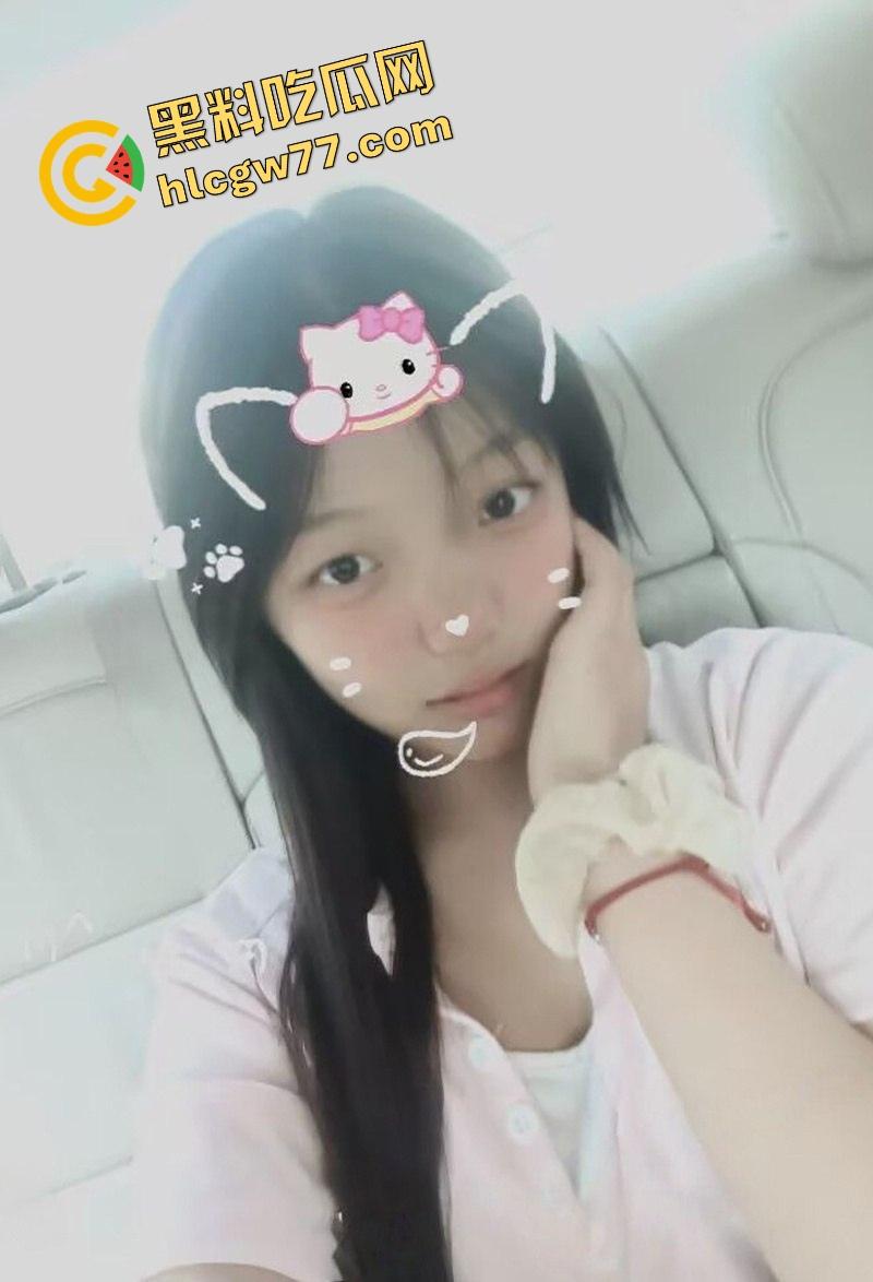 广工『方雅琴』马尾乖乖女竟是露出癖母狗，为金主拍露奶自慰片，乳晃穴湿！-5