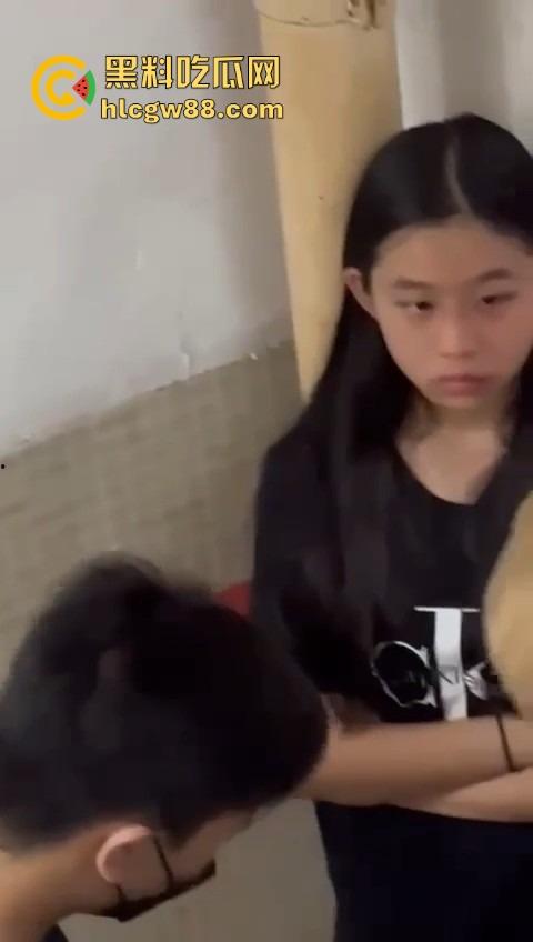 香港少女遭童党围殴，被十几人包围狂扇耳光，事隔半年才敢报警，霸凌太嚣张了吧？-14