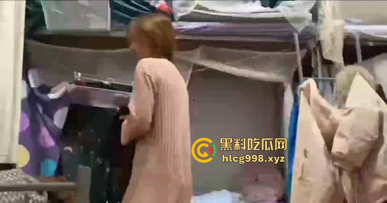 医学院男生强推护士女友!宿舍下铺激战,拉帘子被撕开继续干,女友哭喊没有套不行也没用!-1