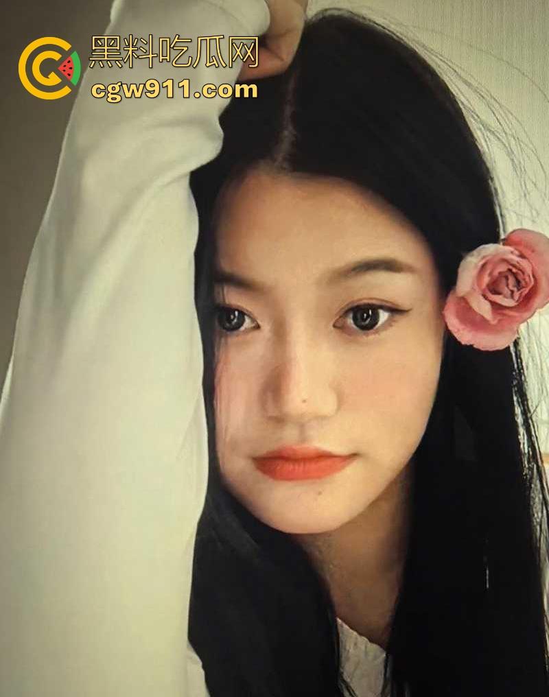 山东济南大学极品骚女【杨晨笛】 背男友偷情约炮,微信骚话撩汉超露骨,自慰性感勾引,真鸡巴骚!-8