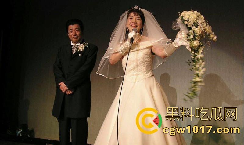 网友AI恶搞特朗普跟日本首相高市早苗甜蜜现场,平时铁娘子政客范儿,结果对川普眼神放电,真感觉她们私底下乱搞过!-2