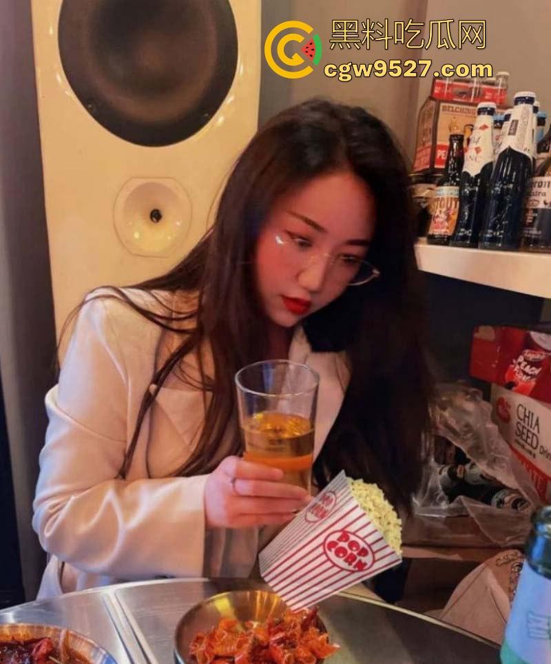 极品新婚少妇【沈澄澄】婚前放荡约炮同事任其内射,婚后成功上岸升华为贤妻良母,真是个好女人!-3