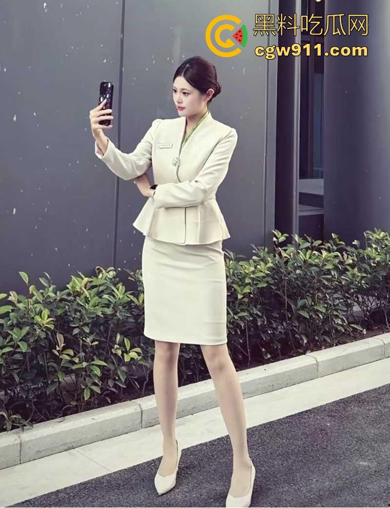 长沙保定售楼小姐【李文慧】为事业献身客户,黑丝母狗露奶女仆装,玩足交穿开裆撅腚挨操,业绩淫技两手抓啊!-4