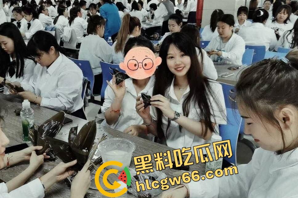 济南护理学院小母狗『胡玉沙』背着男友约炮已婚男被曝光,双腿大开当情妇,被干的叫到抽搐!-5