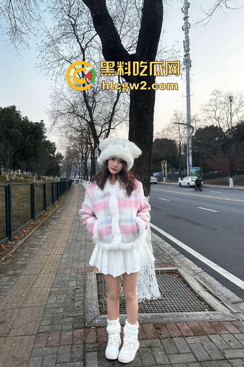 学生时期的校花级女神【傅慧蓉】进入社会堕落成母狗!从仙女下凡到跪地舔狗,金钱掀翻婊子的虚伪面具!-5