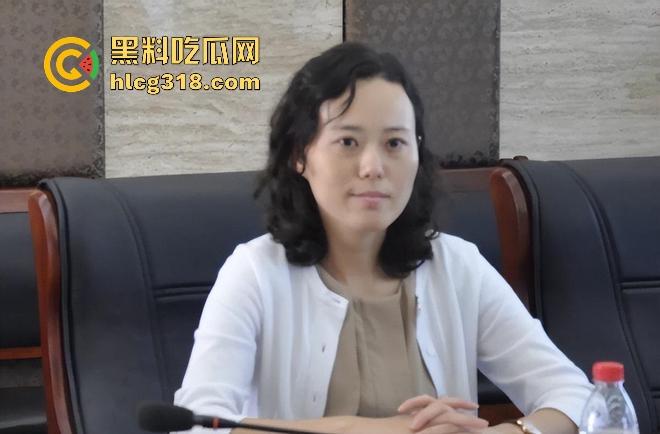 上海美女官员【金英丽】表面是人民爱戴的副主任，私下确是淫乱女魔头，随身携带安全套，随时能做爱！-6