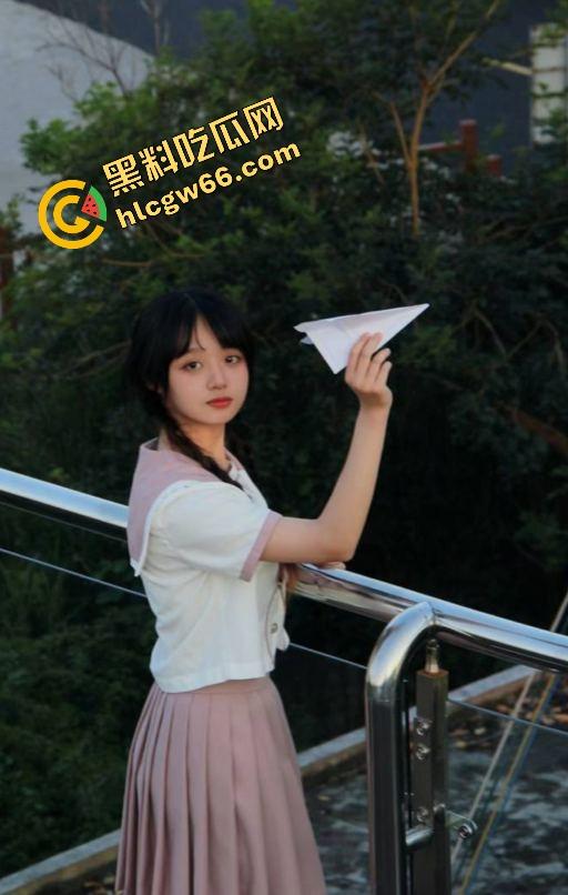 杭州电子科技大学大一骚母狗『赵青瑜』被前任爆出!全露脸拍摄 高中被轮干N次 开房强制内射舔精!-2