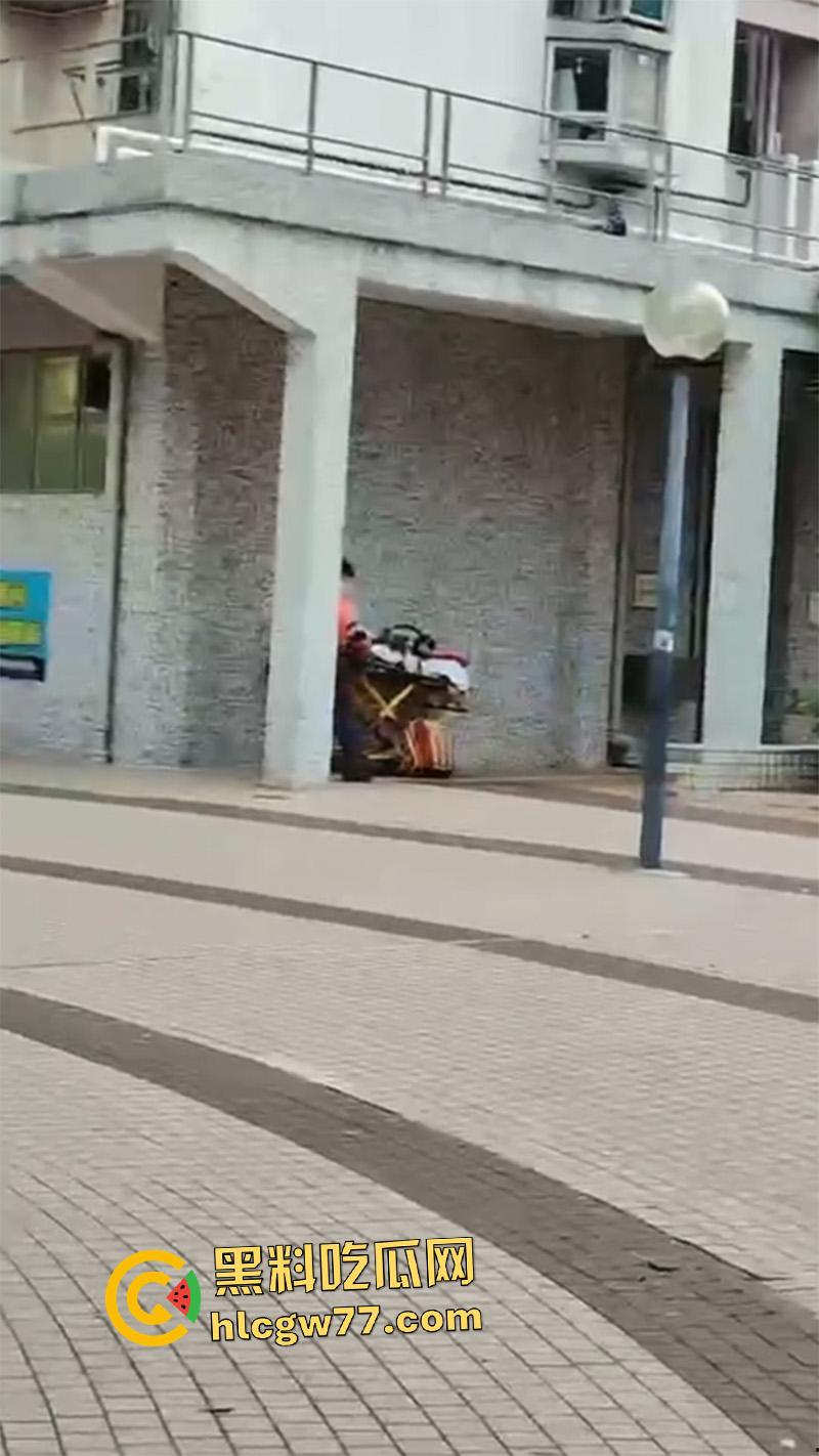 香港惊现蜘蛛侠,一男子顺高层水管爬行,据悉是情夫结果老公提前回家,老哥胆子真大啊!-5