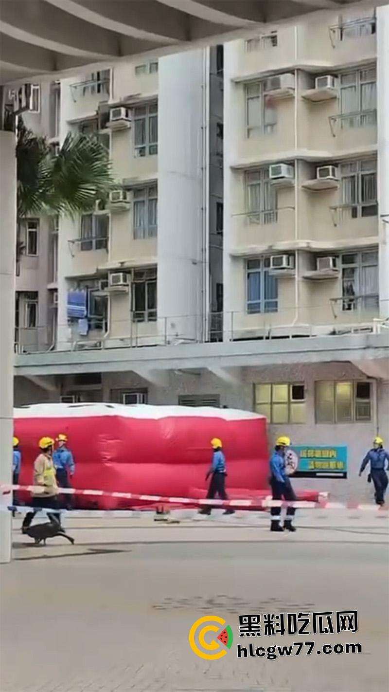 香港惊现蜘蛛侠,一男子顺高层水管爬行,据悉是情夫结果老公提前回家,老哥胆子真大啊!-8