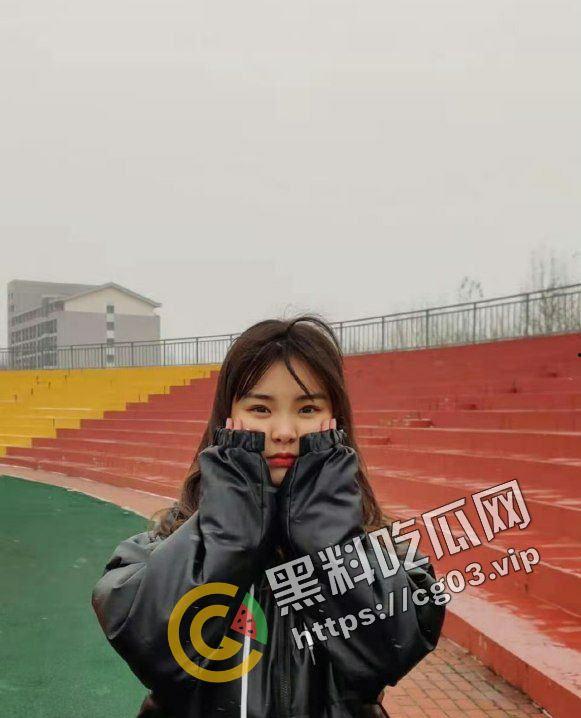 阜新财务 【张佳佳】大连财经学院毕业  脚踏三只船 恋情内出轨多人  喜欢发抠逼视频给多为男朋友 被流出-1