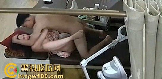 美容院巨乳老板娘和情夫在店里偷情,丈夫发现将视频愤怒爆光,奶子是真的大 场面刺激劲爆!!-9