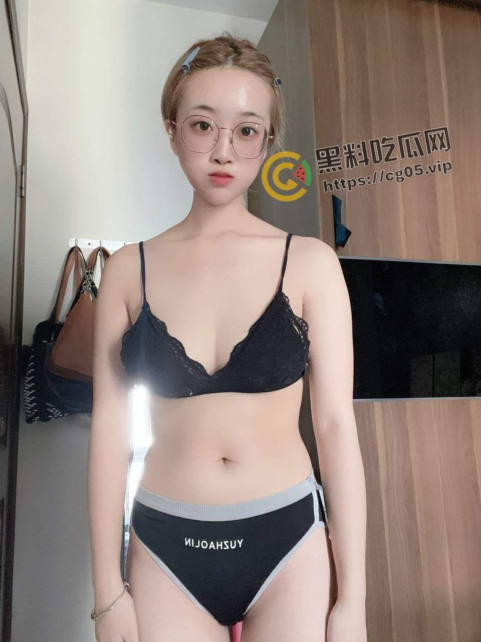 重庆涪陵区母狗何雯婕 被金主爸爸包养网调 去外面偷吃被金主发现将其曝光-9