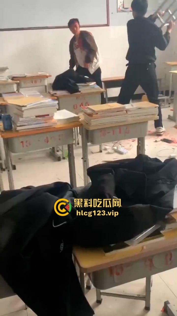 校园阴影!河南鹤壁技师学院暴力血腥打人视频传出 恶魔必须曝光!!!-5