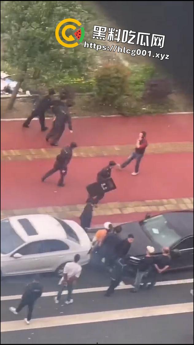 突发!云南镇雄人民医院恶性杀人致几十人受伤 两人不治身亡-5