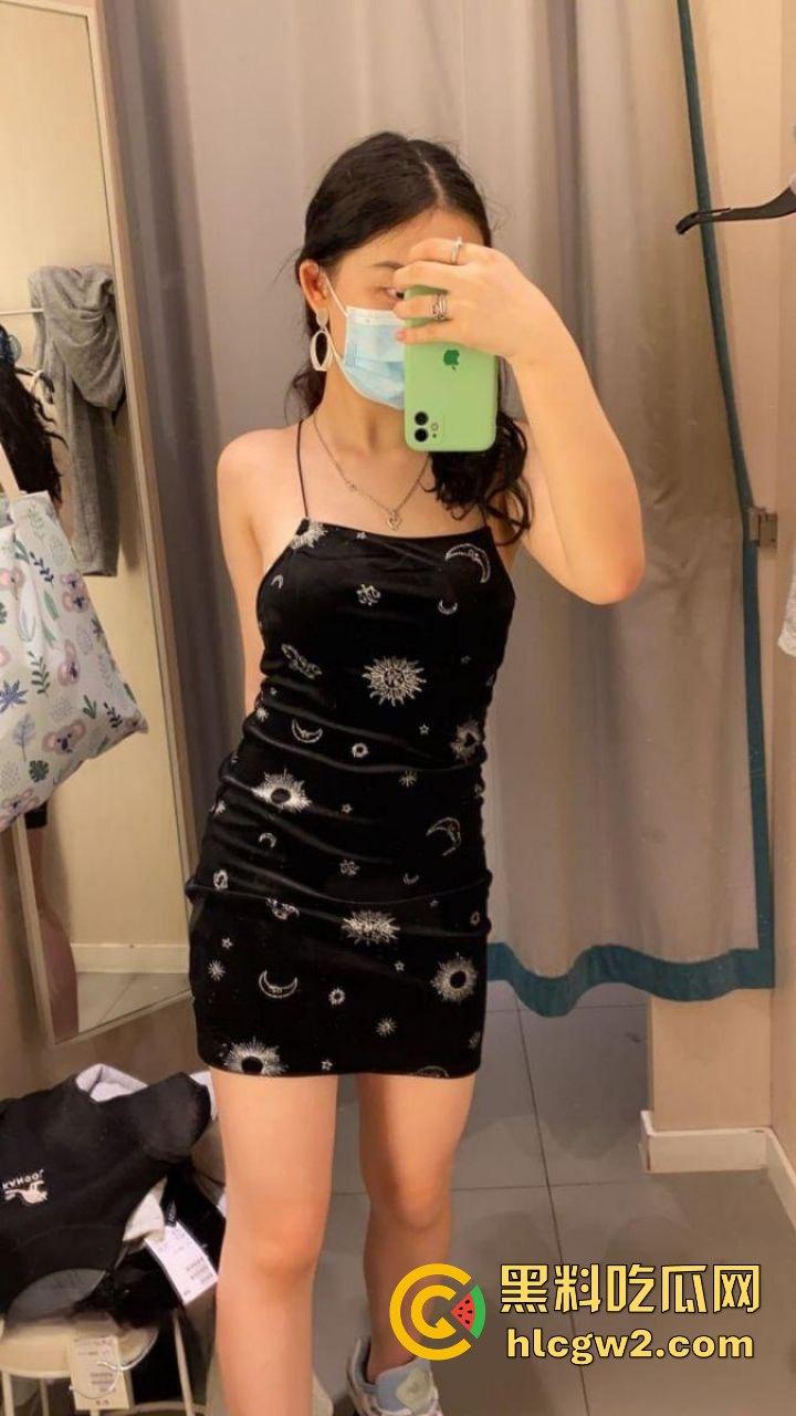 香港巨乳学霸『孟雪梨』奶子大到让人上火！双大奶能让课堂全校性骚动，教授都想钻进她奶里拱一拱！-12