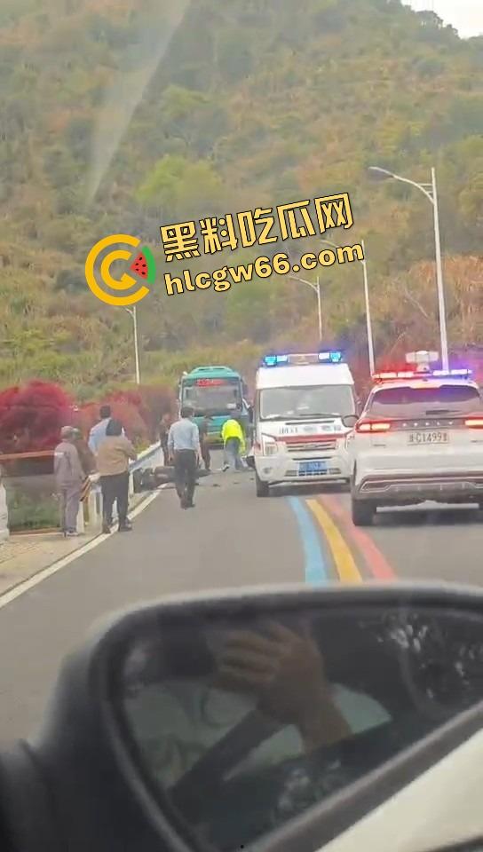 又一个浙江黑丝女骑『婷婷压不住弯』直接送命,男的没头盔女的逆行,当场出事,一人噶了!-12