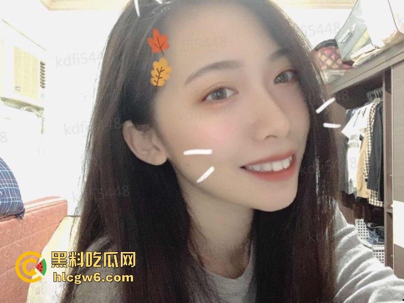 极品兔牙女大学生【杨萌】直播发骚 岔腿直播露奶露逼 被录屏指证后说自己有第二人格!-6