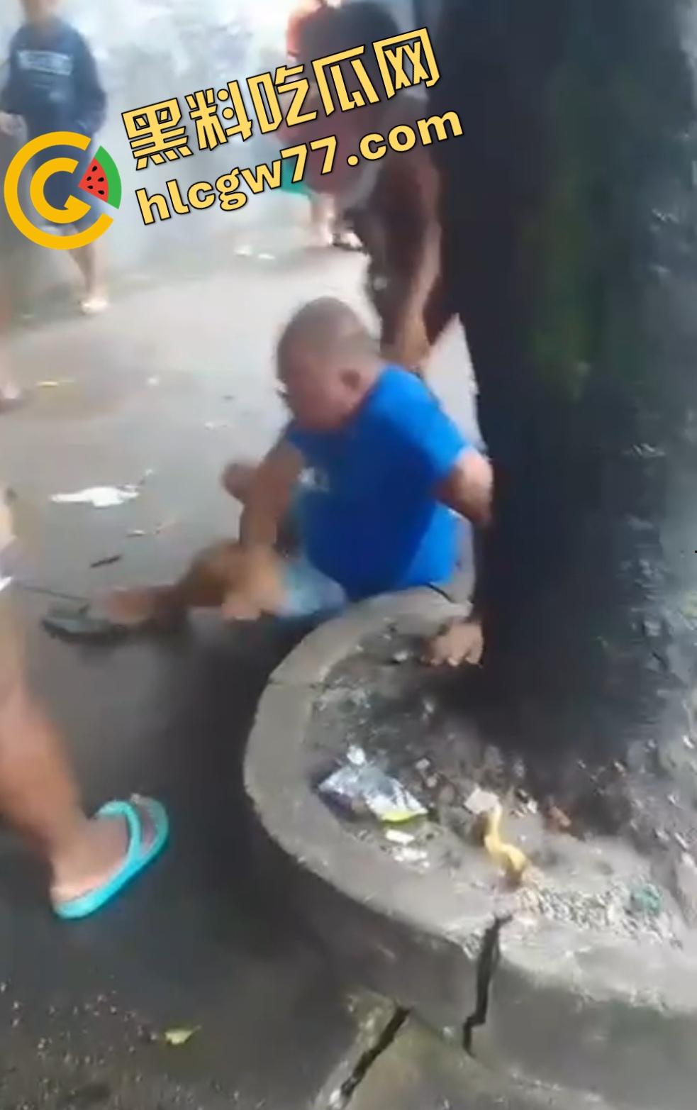 巴西“泰森”咬耳酿血腥!“泰森”偷窥女子,黑衣男见义勇为反被咬掉耳朵,现实版“疼痛奥林匹克”!-1