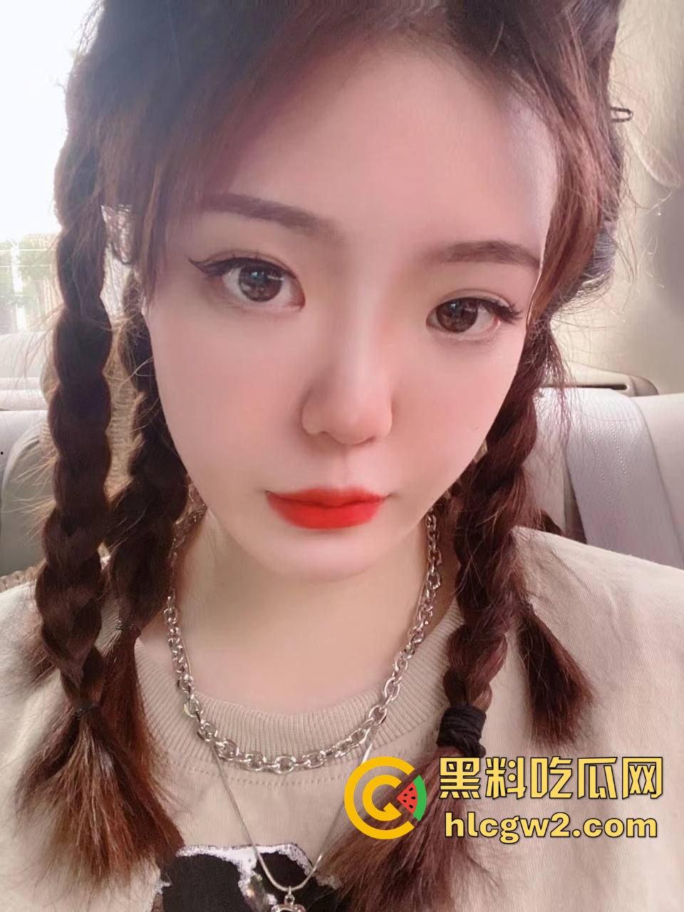 湖北26岁『郭可岚』掰开馒头穴自拍流出  被男友干的翻白眼伸舌头打炮痴态毕露，云盘视频全网疯传！-6