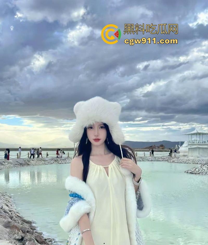 浙江师范大学金融系才女【卢紫琪】高颜值尤物化身魅惑尤物，穿情趣内衣酒店勾魂，猛操打桩甜美呻吟高潮连连！-2