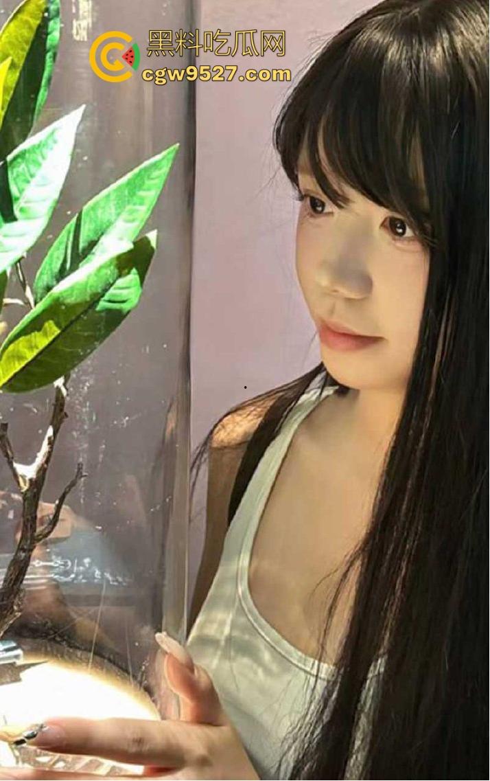 爸妈出差姐姐学院风短裙黑丝勾引弟弟足交抠逼,巨乳性感爆棚,撩人姿态让弟弟无法自拔!-3