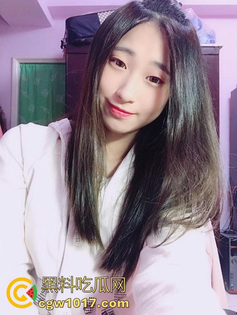 沈阳母狗幼师，昵称【小熊爱吃棒棒糖】，自述劈腿男友，约炮男友好兄弟，没事就在网上裸聊自慰给别人看！-2