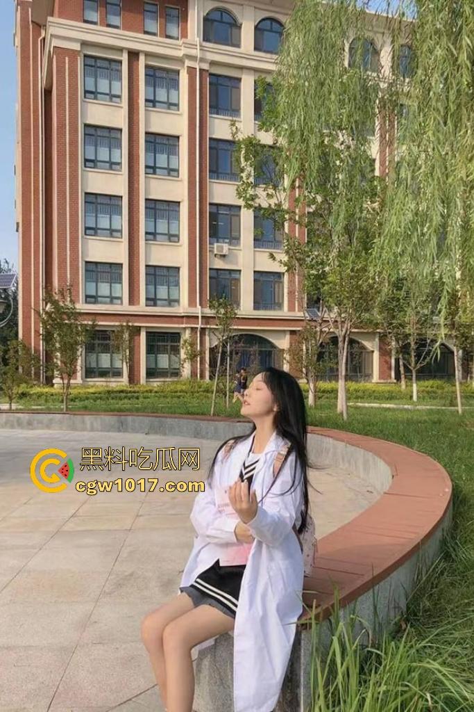 日本清泉女子大学女神下海，为了赚钱主动找金主上门做男友，跪舔巨屌口交，侍奉如女优附体，这演技还真不赖！-2