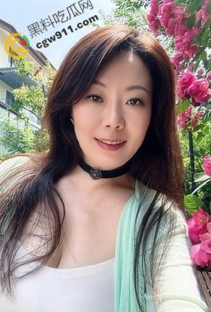 海角大神爆操醉酒妈妈!近亲相奸酒后成功开发的妈妈的屁股,第一次进入紧绷的菊花,狂野激情迷乱夜-1