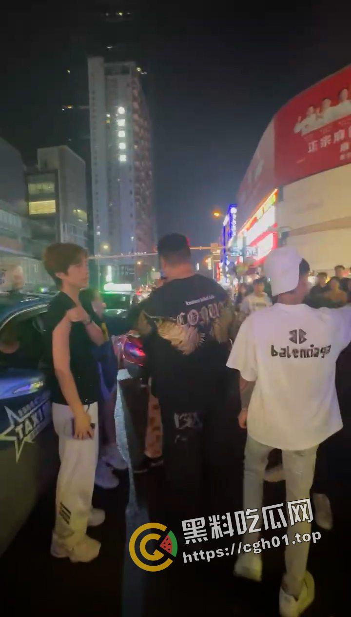 抖音网红【李金帅】街头惹事被暴打 恶人自有恶人磨 这下不嚣张了-8