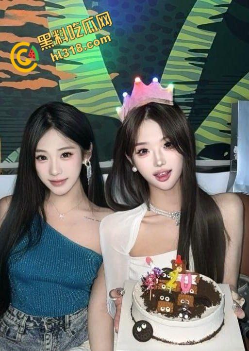 抖音擦边女【饭饭来了】,与榜一大哥线下约炮泄露,性感美乳酮体尽显风骚,被抬腿猛操,娇喘淫叫不断 !-3