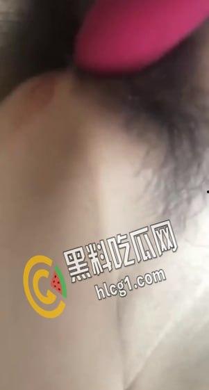 航空极品空姐和肌肉男友激情做爱自拍 男友太猛了 一身肌肉 操的空姐浪叫不止 双双高潮!-3