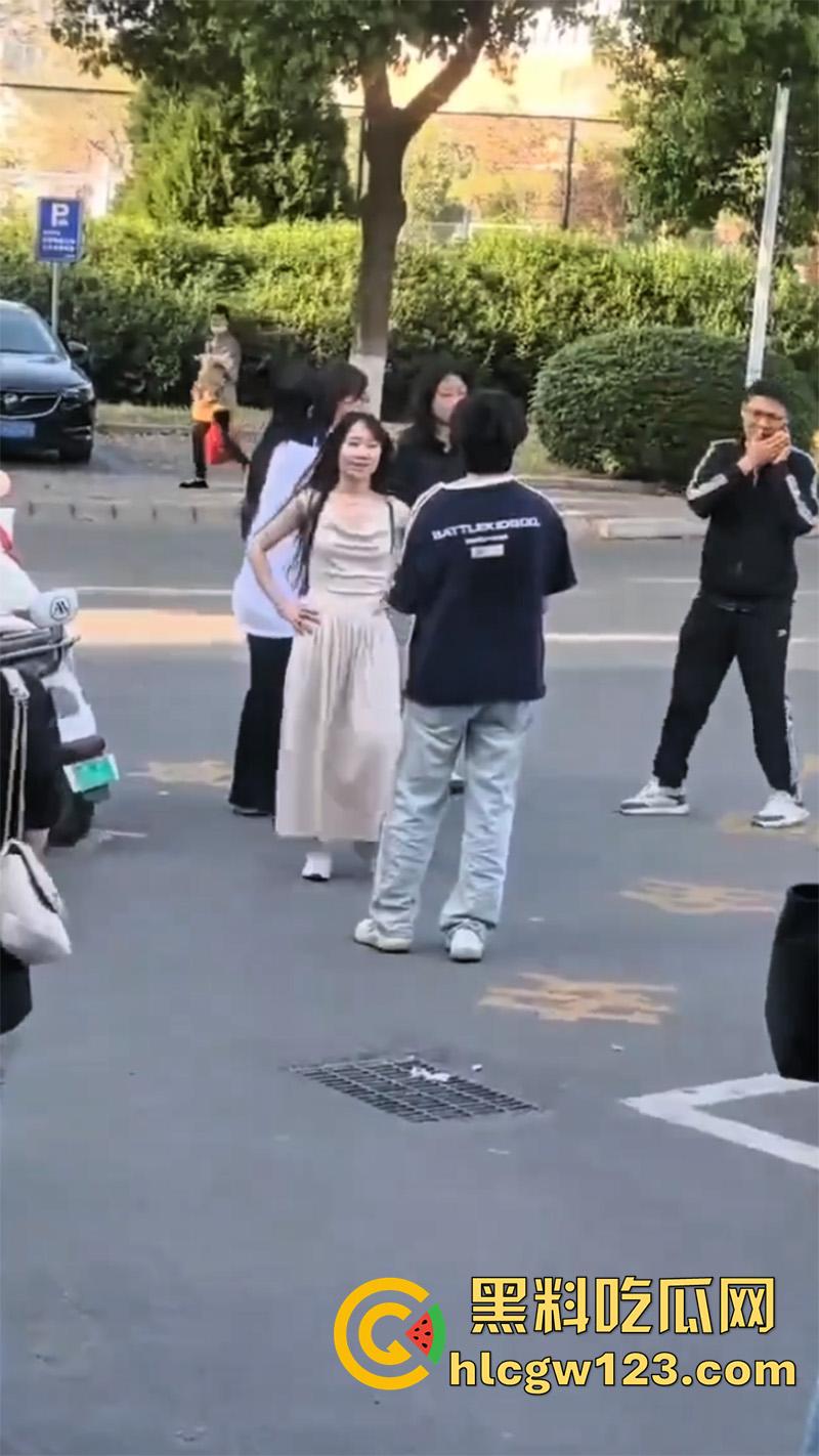 滁州职业学院丑逼胖渣男翻车，脚踏两条船被发现，两女学校当场质问，真是丑人多作怪！-5