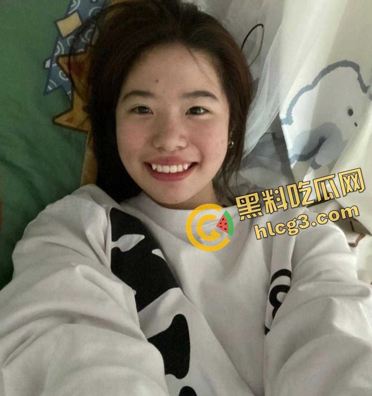 真实曝光！重庆反差高中生『何佳』被对象网调成小母狗 私拍裸露自慰视频被曝光！-2