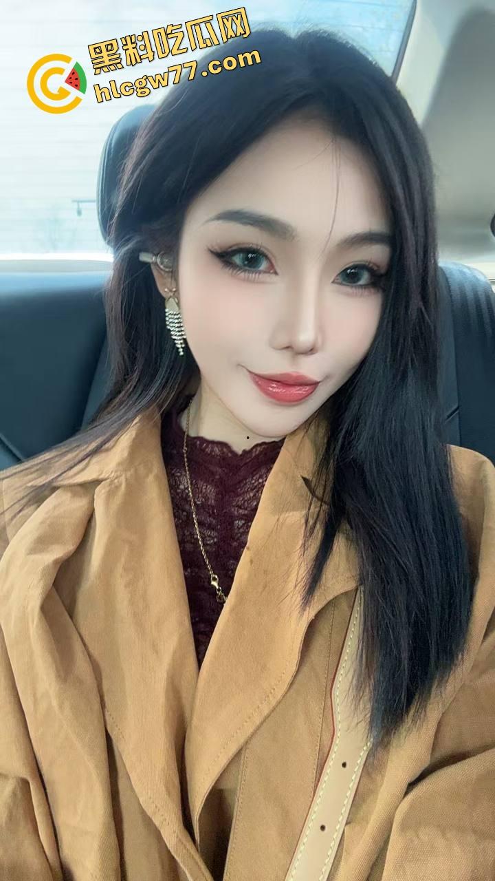 厦门街头任务式调教,鸡巴随时随地上线,穿裙子就是方便完成主人的命令!-4