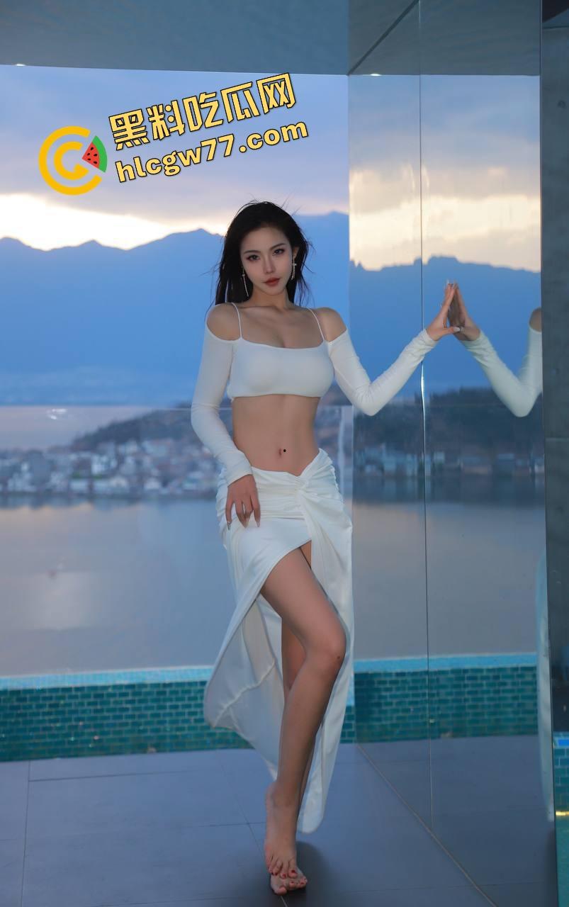 厦门街头任务式调教,鸡巴随时随地上线,穿裙子就是方便完成主人的命令!-5