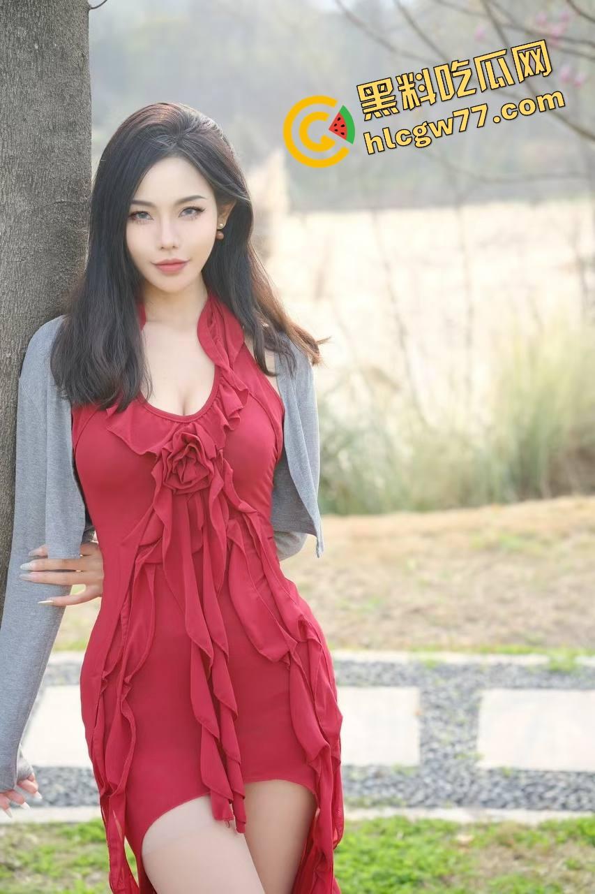 厦门街头任务式调教,鸡巴随时随地上线,穿裙子就是方便完成主人的命令!-7