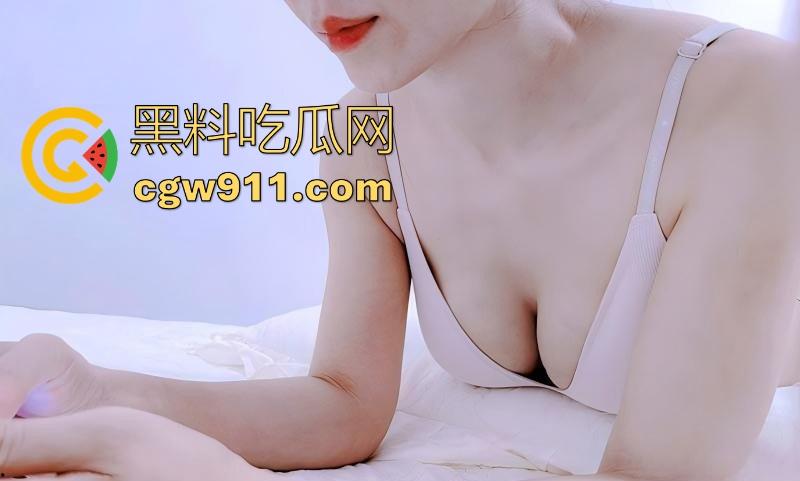 嫂子洗完澡后排卵发情,疯狂求操浓精内射,全程浪叫骚话超多,没多久就缴械了!-6