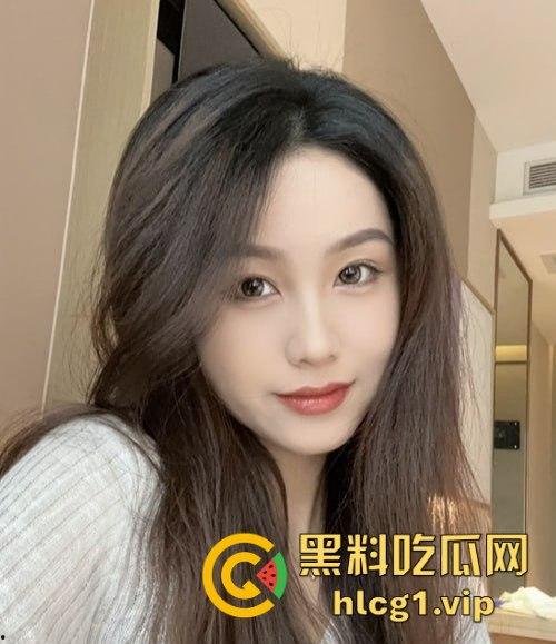上海五矿美女交易员何麦伢私密视频流出!白领清纯表象下竟藏着如此大胆的秘密!-3