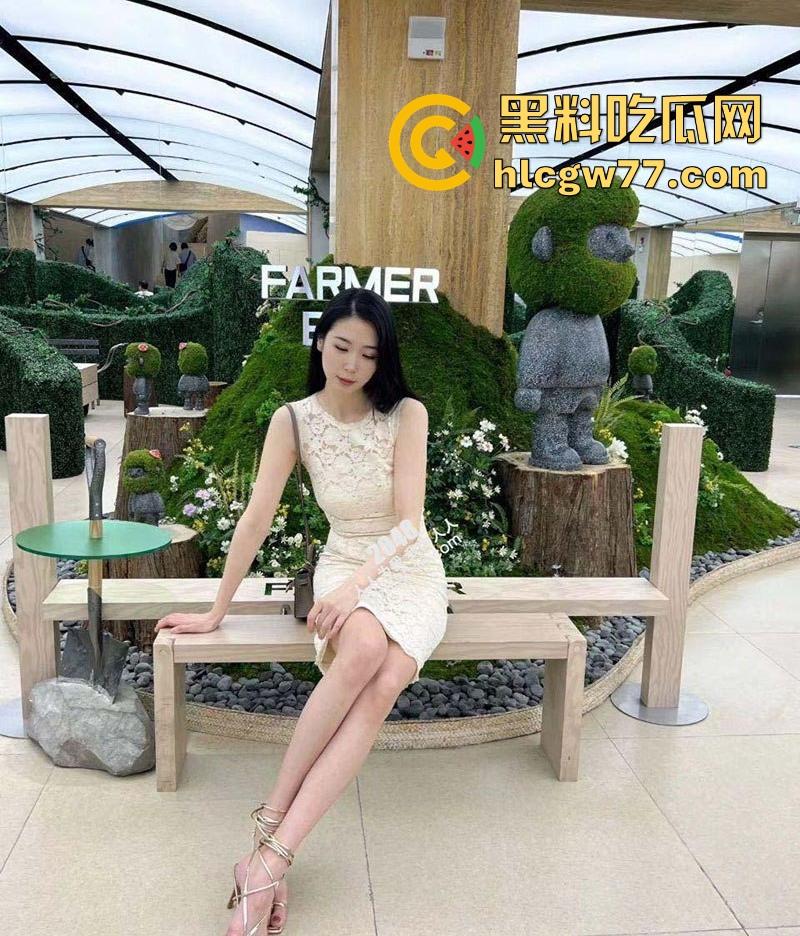 花5200拿下刚离婚的高中老同学 紫色包臀裙风骚不减当年 屄毛旺盛让我老弟灵魂出窍!-2