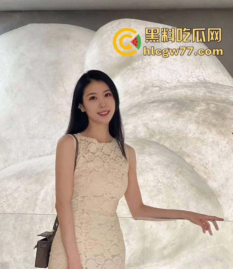 花5200拿下刚离婚的高中老同学 紫色包臀裙风骚不减当年 屄毛旺盛让我老弟灵魂出窍!-5